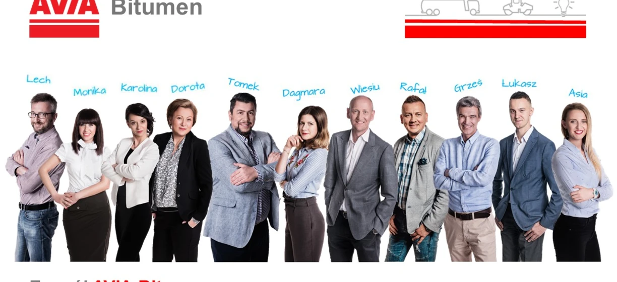 Group photo of AVÍA Bitumen team in formal wear, representing collaboration and management skills in the business world. #AVÍABitumen #Teamwork #FormalAttire