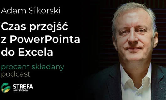 Przedstawiono biurowca w eleganckim ubraniu, zidentyfikowanego jako Adam Sikorski, prezentującego się w środowisku biznesowym. Tekst w języku polskim w tle.